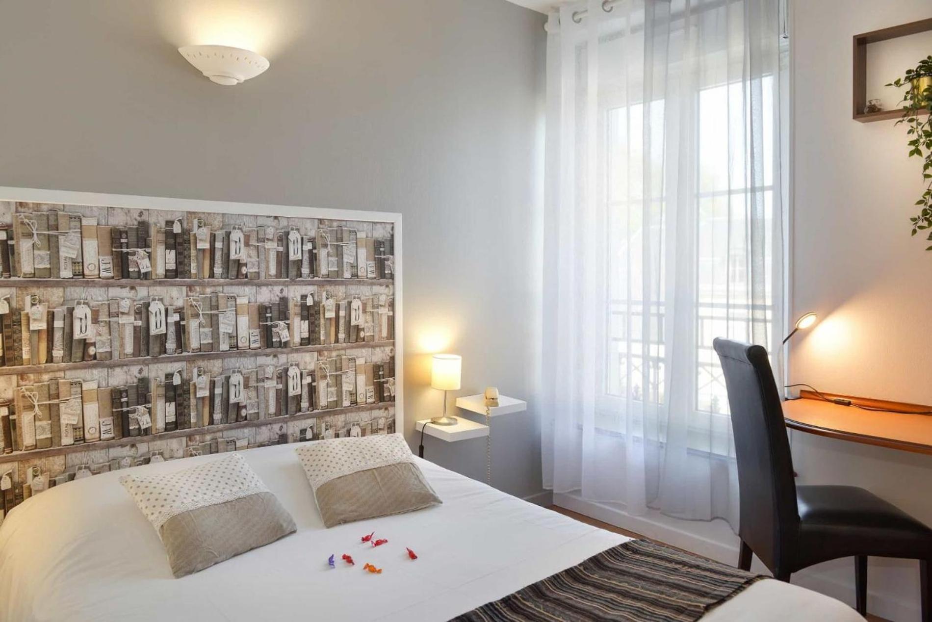 Logis - Hotel Restaurant L'Ecu De France Malesherbes Eksteriør billede