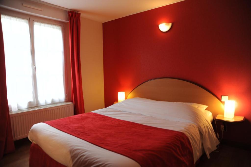 Logis - Hotel Restaurant L'Ecu De France Malesherbes Værelse billede